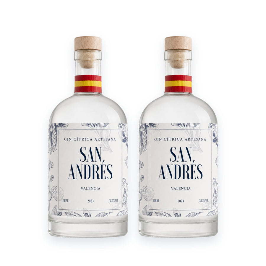 Dos botellas de Ginebra San Andrés sobre fondo blanco