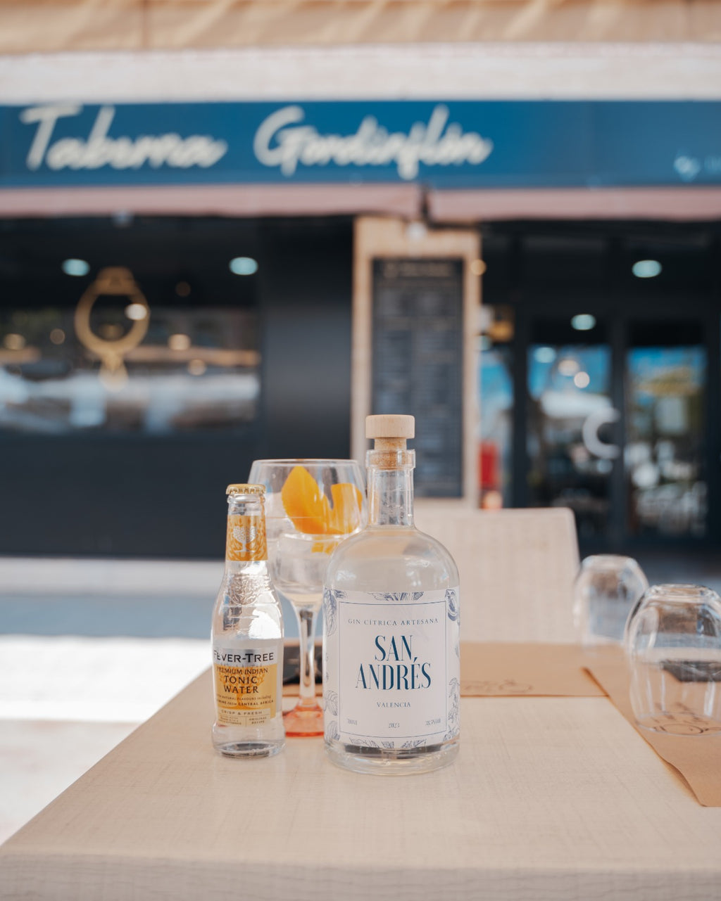 Ginebra San Andrés